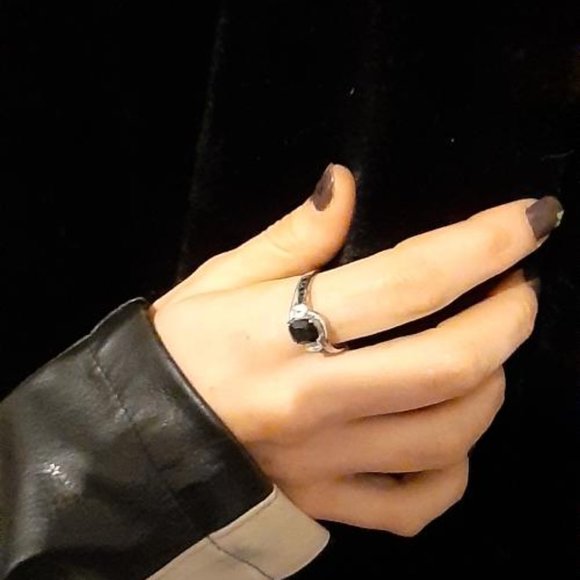 Black Velvet ring - Picture 4 of 4